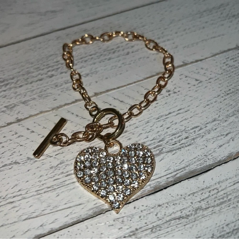 Vintage Gold Heart bracelet - Picture 2 of 3